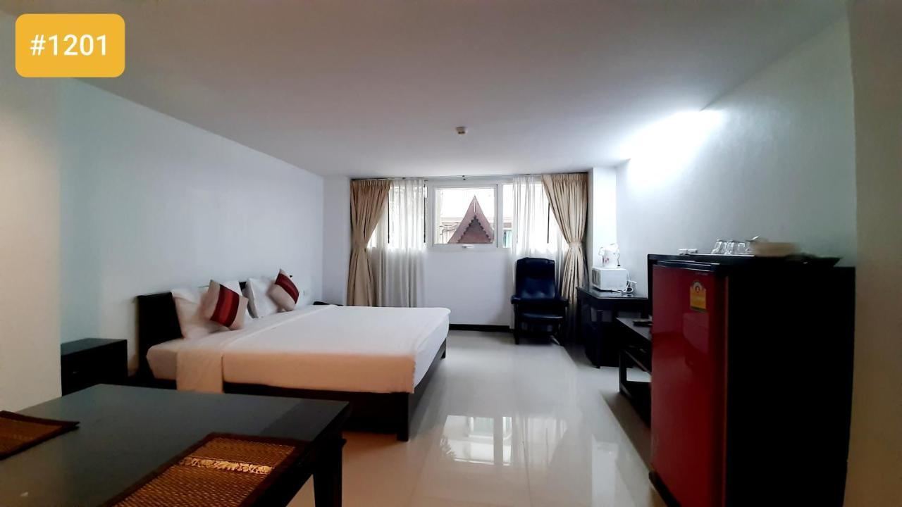 City Plaza Nana Hotel Бангкок Экстерьер фото
